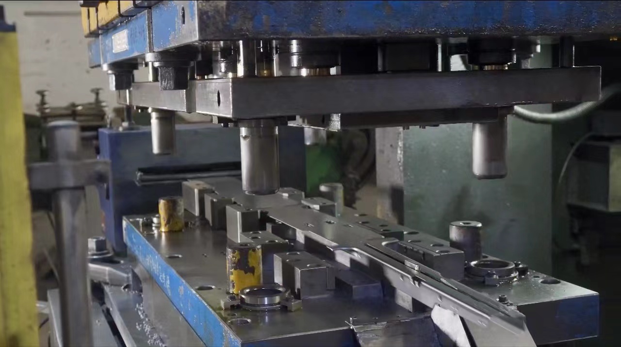 OEM washing machine accessories Manufacturer - Automatic die casting and cutting machine