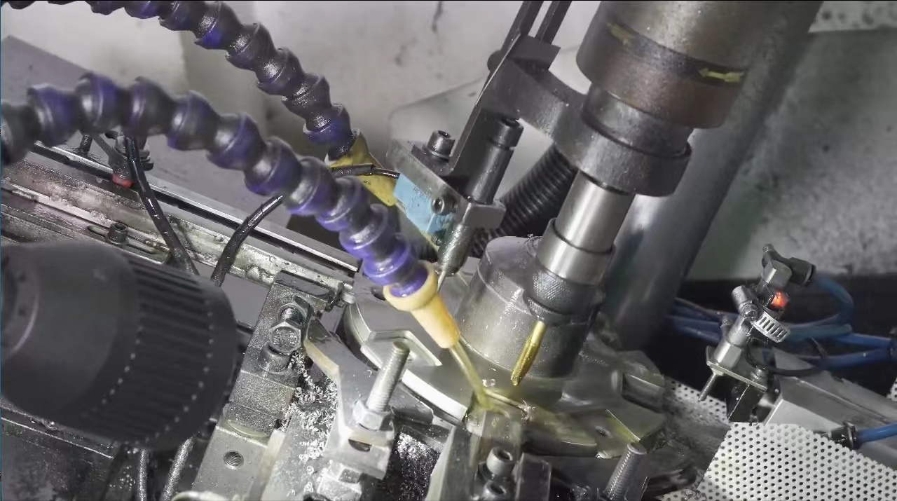 OEM washing machine accessories Manufacturer Automatic thread tapping machine